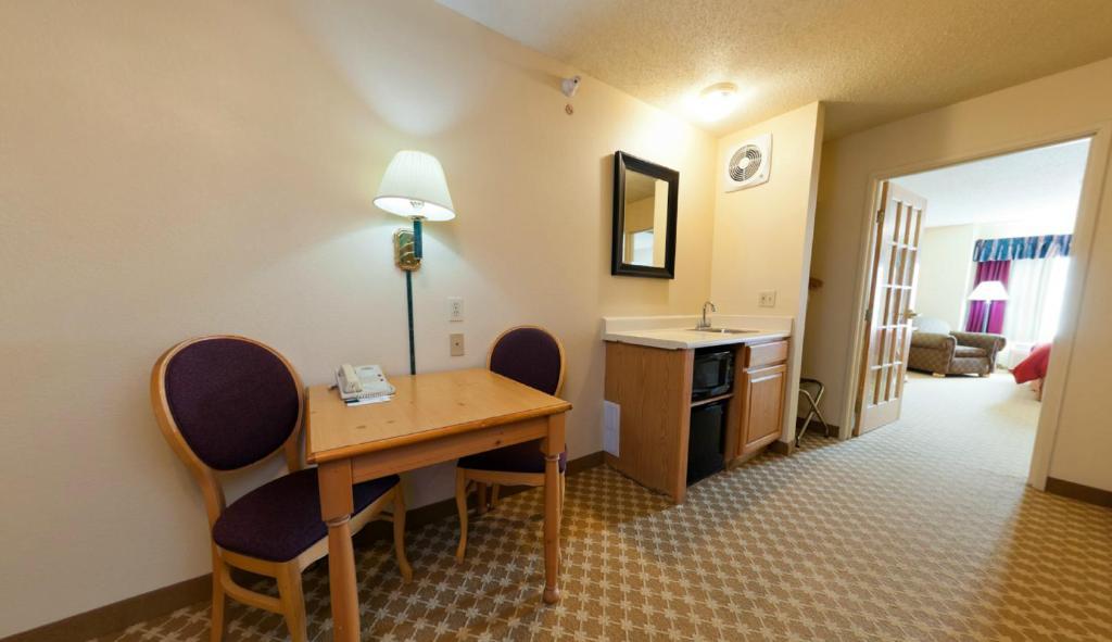 Americinn By Wyndham, Galesburg, Il Δωμάτιο φωτογραφία